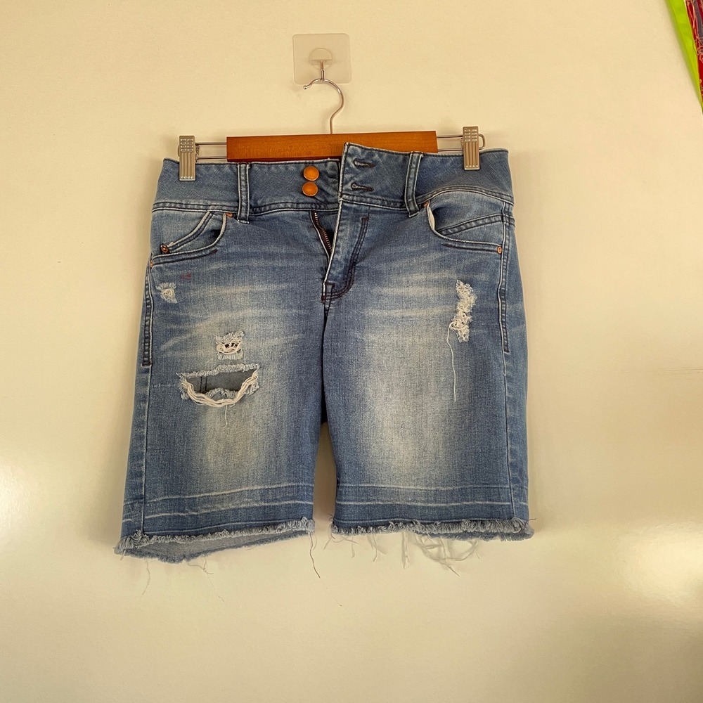 Women's‎ sz 28 TinselTown Stretchy Long Denim Jorts boho streetware Grunge